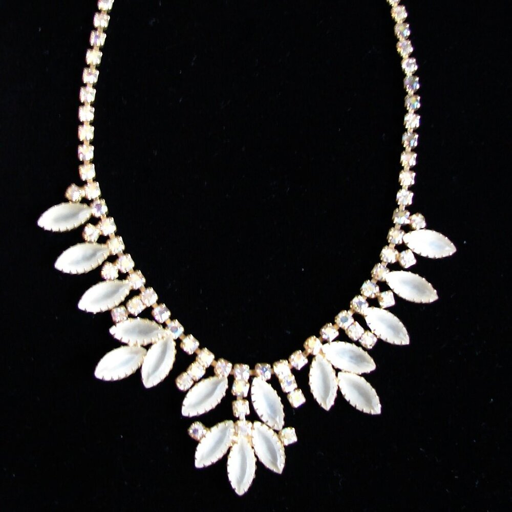 Vintage Juliana D&E AB Rhinestone & Frosted Glass 15" Choker NECKLACE, E63